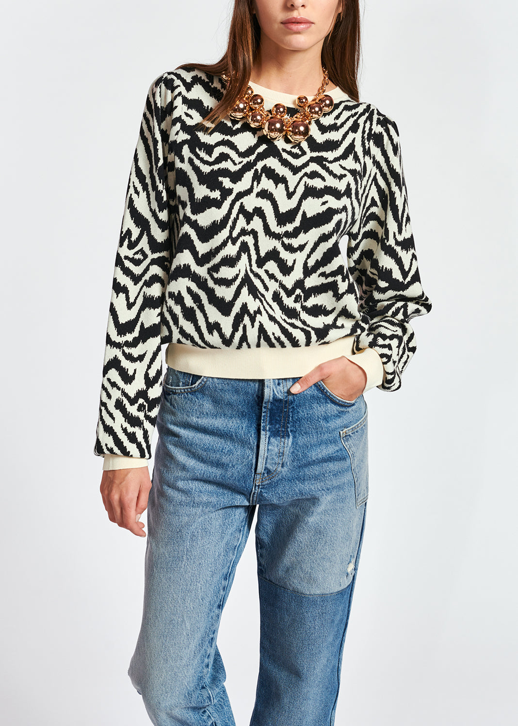 Jacquard gebreide trui met zwart-wit zebramotief RE—SSENTIEL | Essentiel second hand