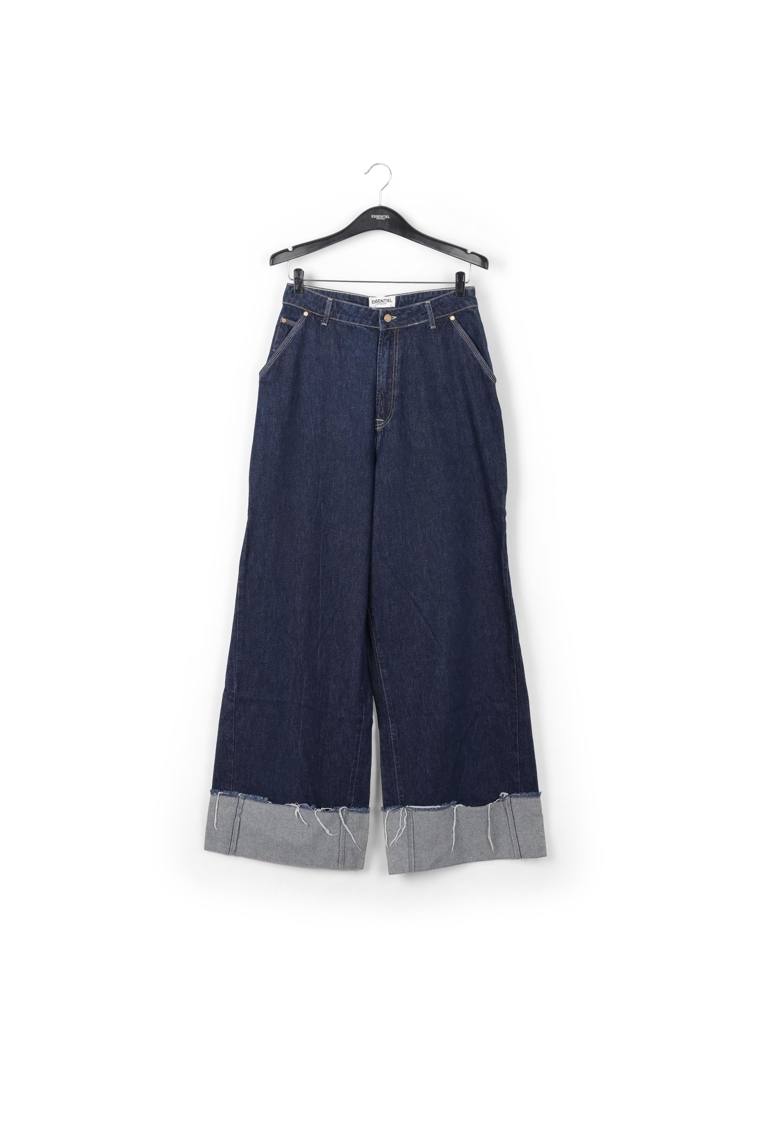 Jean bleu foncé à ourlet replié RE—SSENTIEL | Essentiel second hand