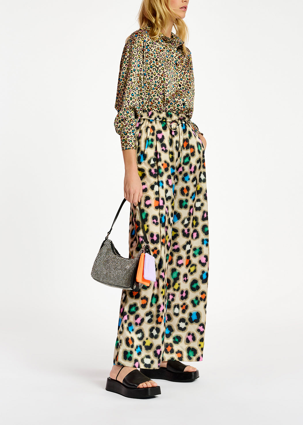Beige wide-leg pants with multicolor leopard print RE—SSENTIEL | Essentiel second hand