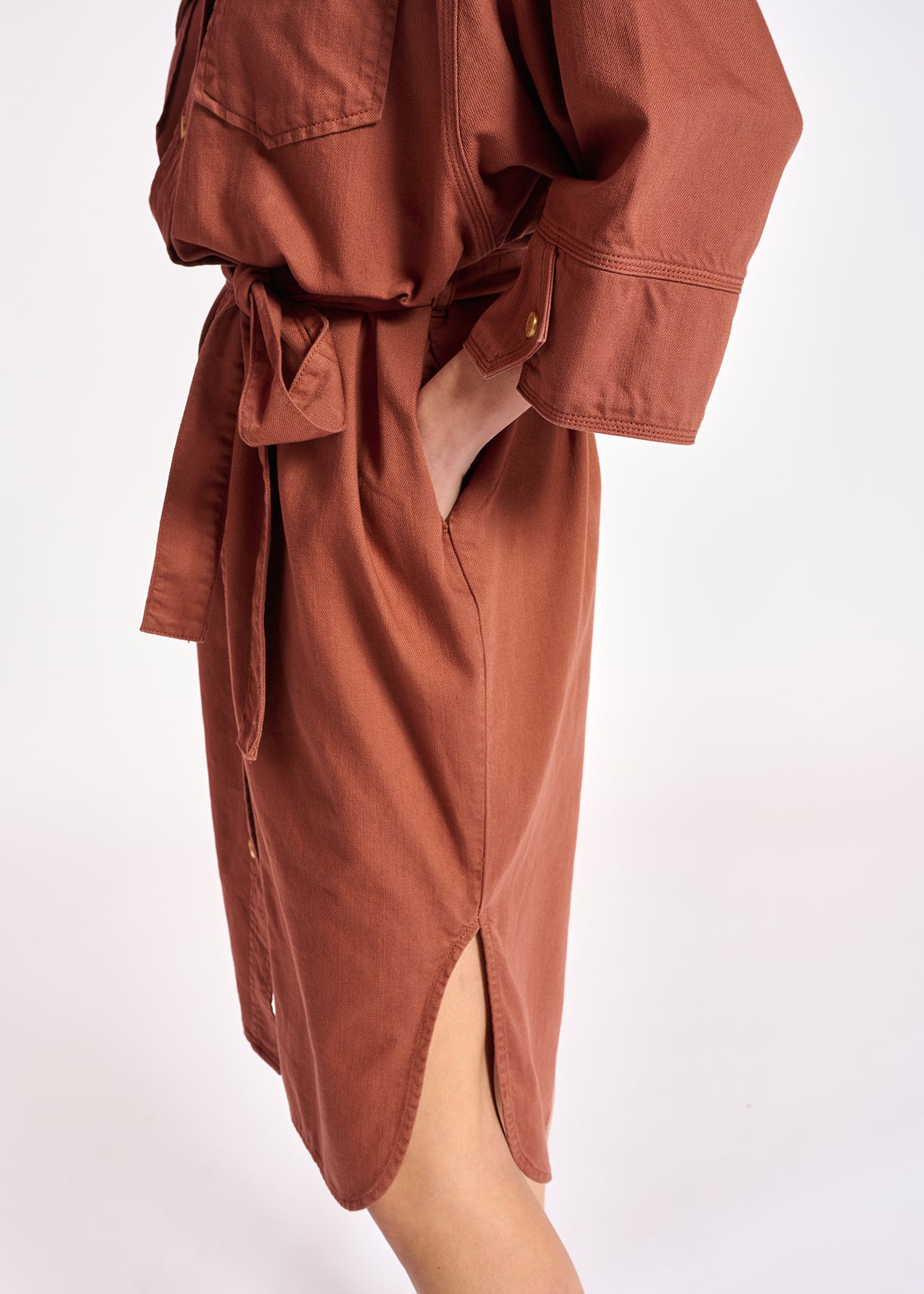 Bruine hemdjurk in jeansstof RE—SSENTIEL | Essentiel second hand