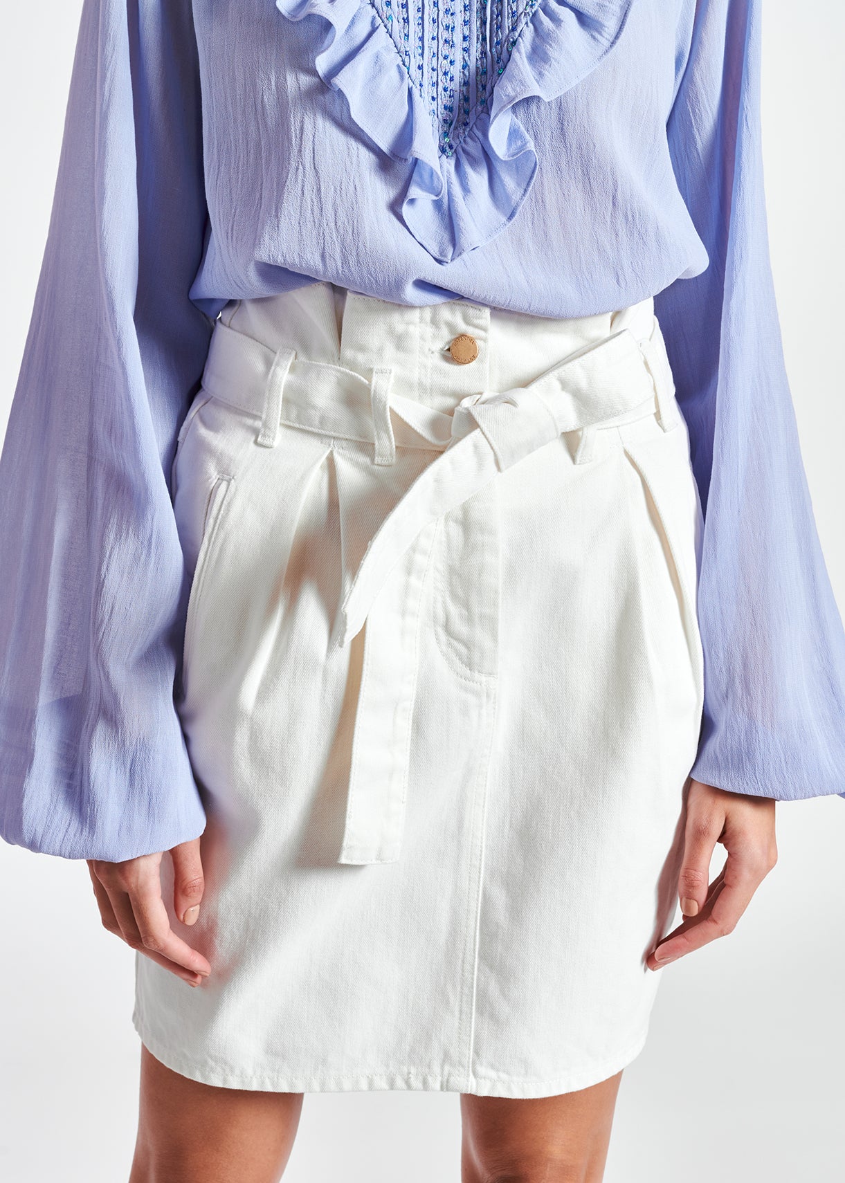 Off-white high-waisted mini skirt RE—SSENTIEL | Essentiel second hand