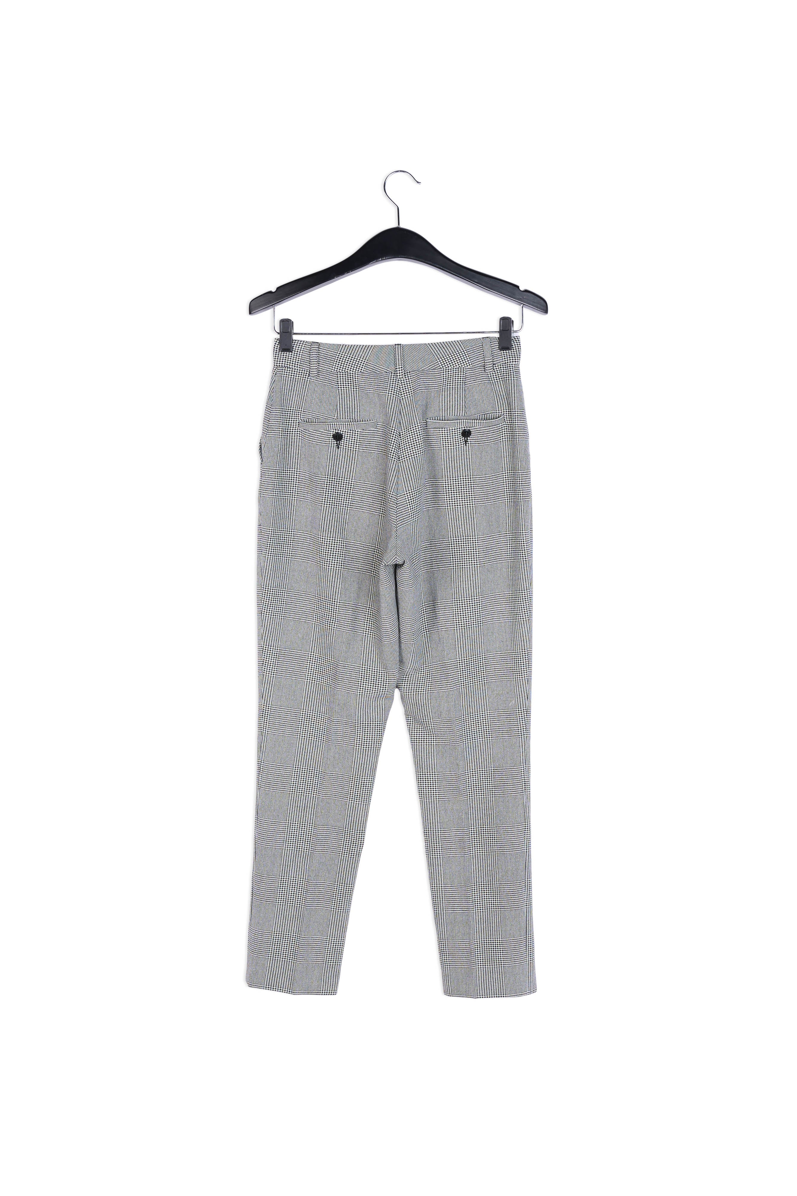 Pantalon classique à carreaux noirs et blancs RE—SSENTIEL | Essentiel second hand