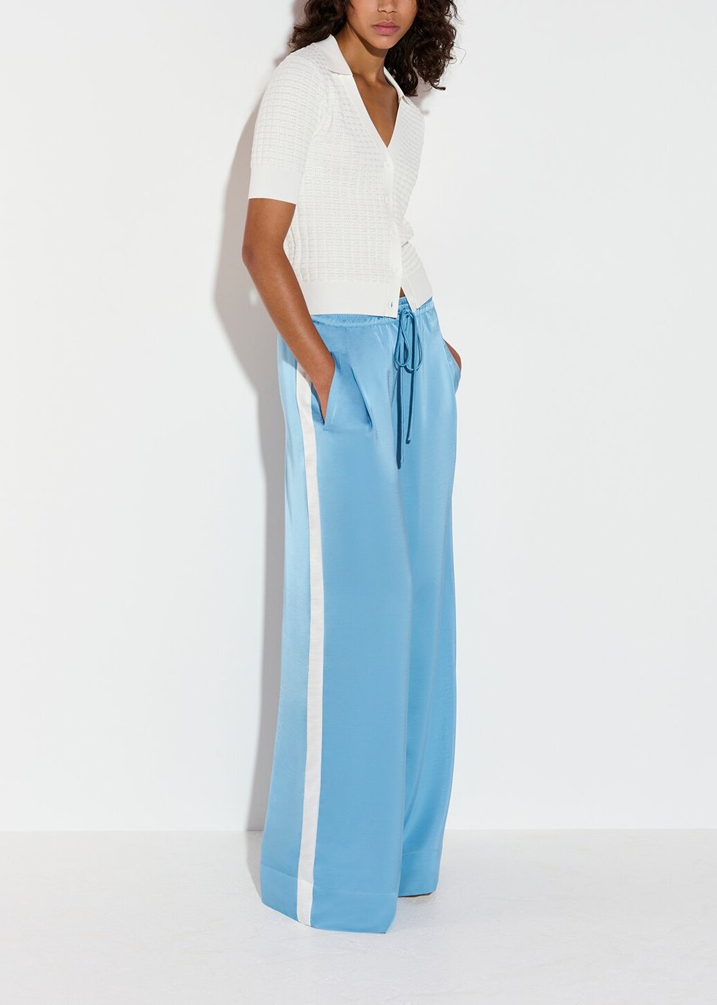 Off-white knitted V-neck top RE—SSENTIEL | Essentiel second hand