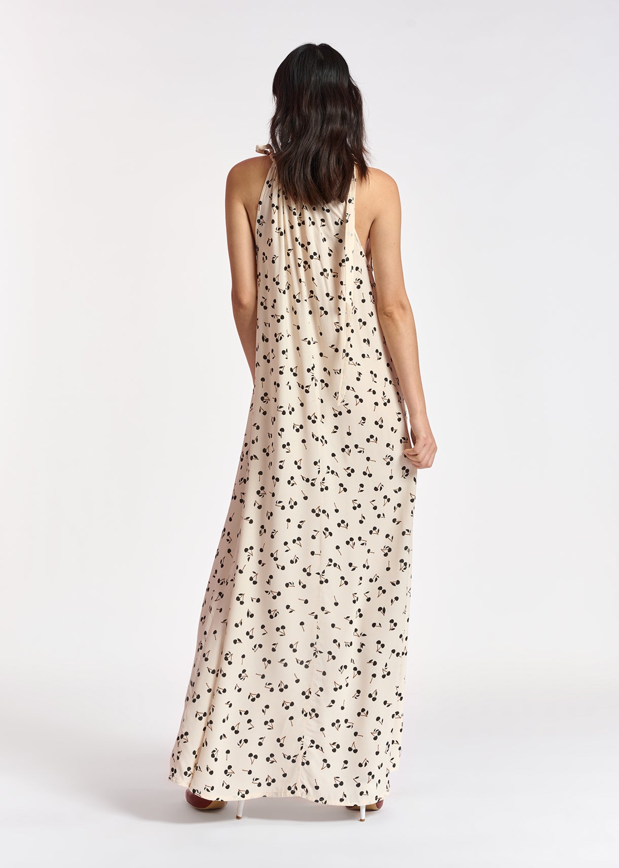Off-white halter neck maxi dress with cherry print RE—SSENTIEL | Essentiel second hand