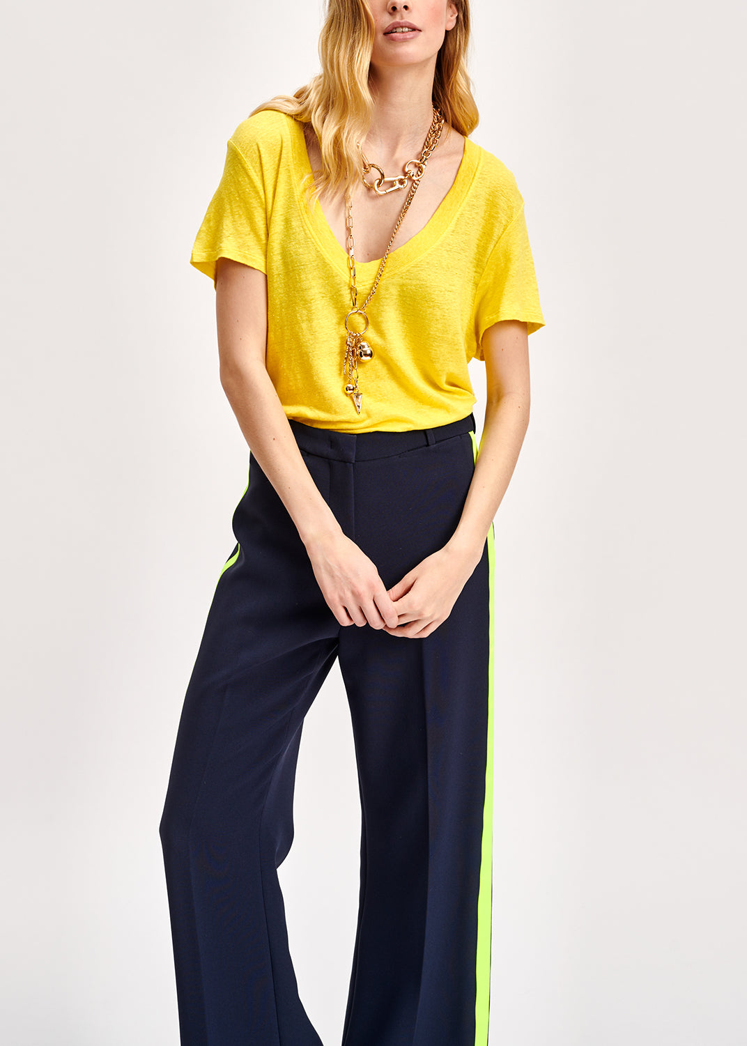 Yellow linen v-neck t-shirt RE—SSENTIEL | Essentiel second hand