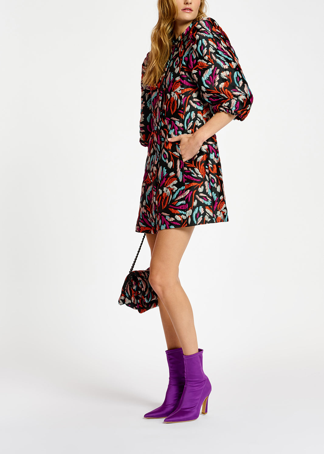 Mini-jurk in zwart, oranje en paars jacquard RE—SSENTIEL | Essentiel second hand