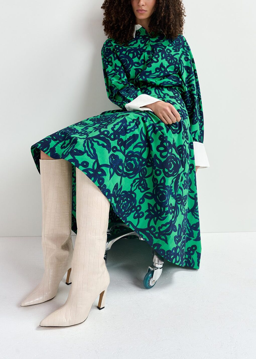 Groene en donkerblauwe midi-plissérok met bloemprint RE—SSENTIEL | Essentiel second hand