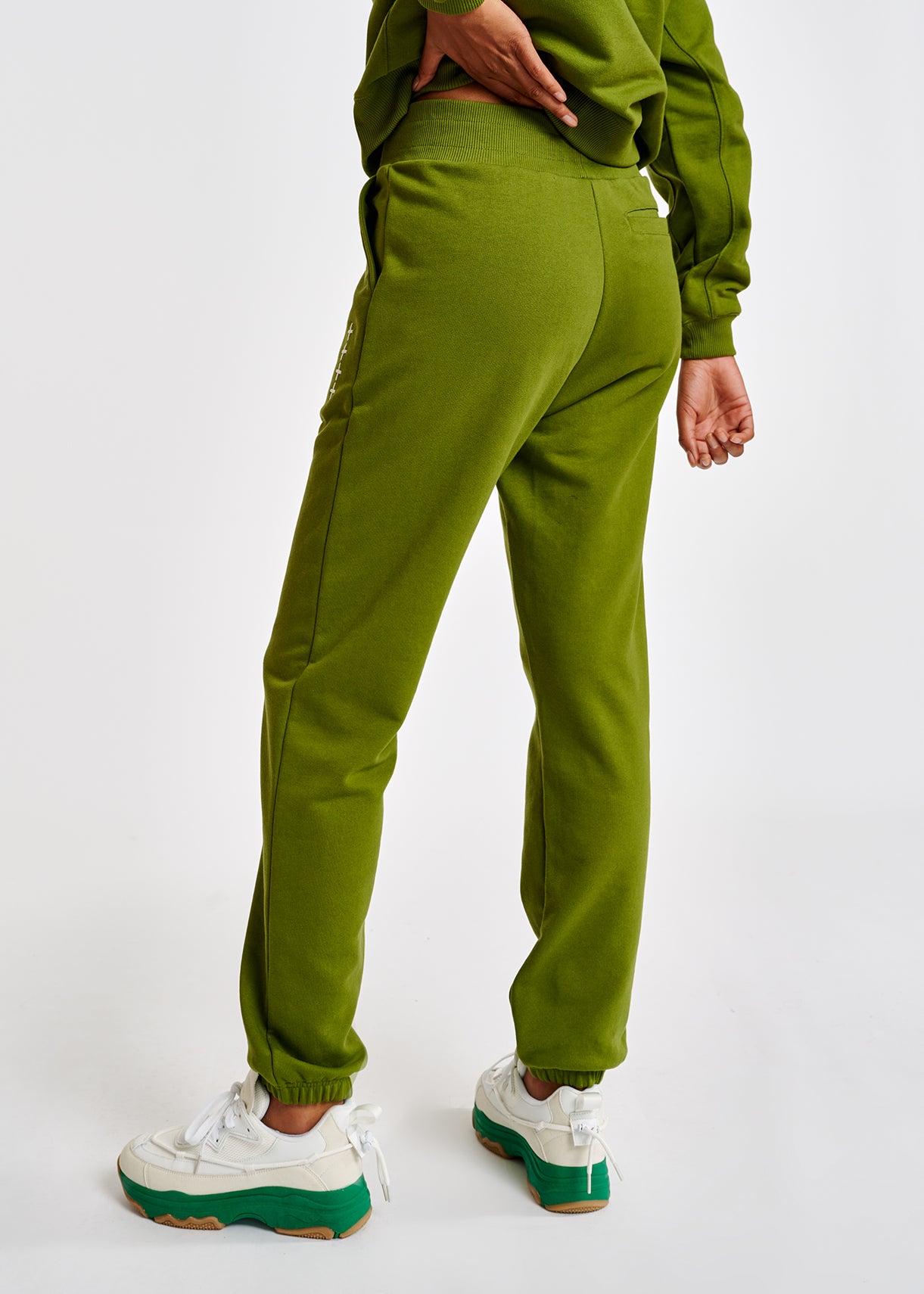 Bruine jogging in biokatoenen jersey RE—SSENTIEL | Essentiel second hand