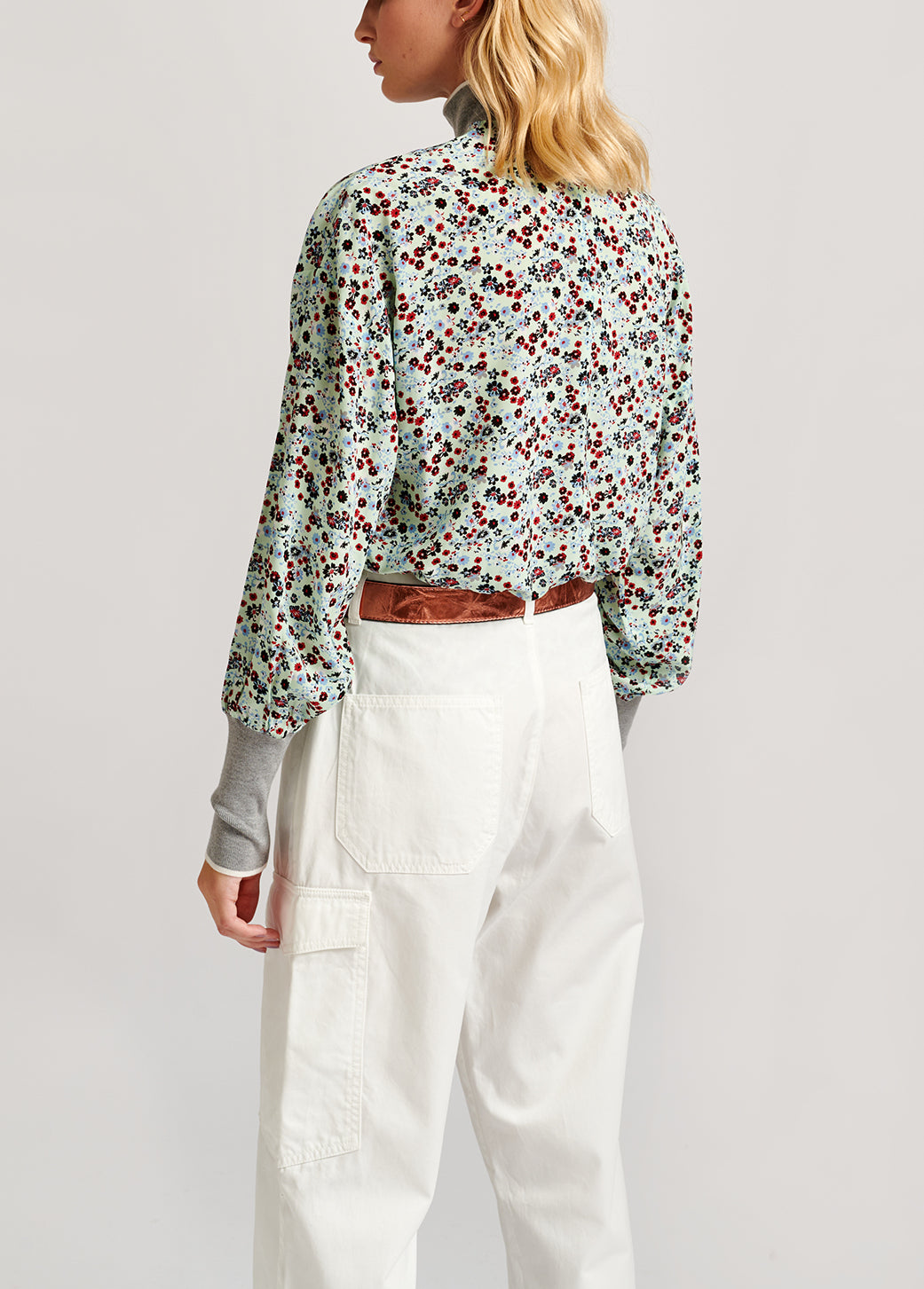 Top vert menthe à fleurs avec bords contrastants RE—SSENTIEL | Essentiel second hand