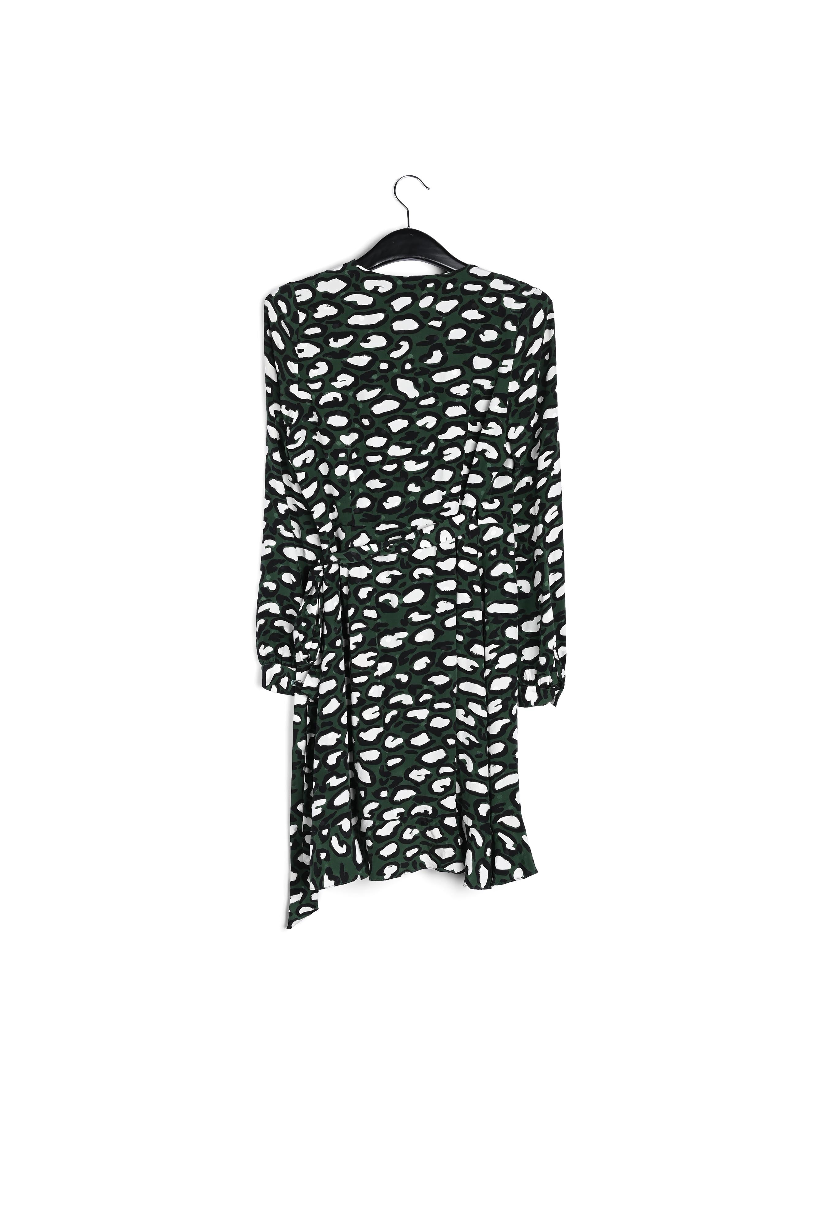 Flesgroene zijden wikkeljurk met luipaardprint RE—SSENTIEL | Essentiel second hand