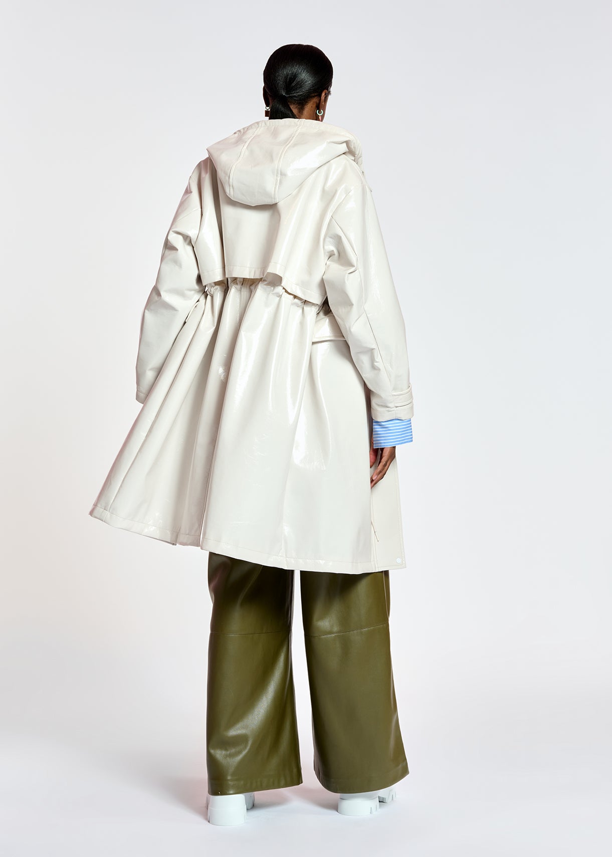Imperméable en faux cuir blanc cassé RE—SSENTIEL | Essentiel second hand