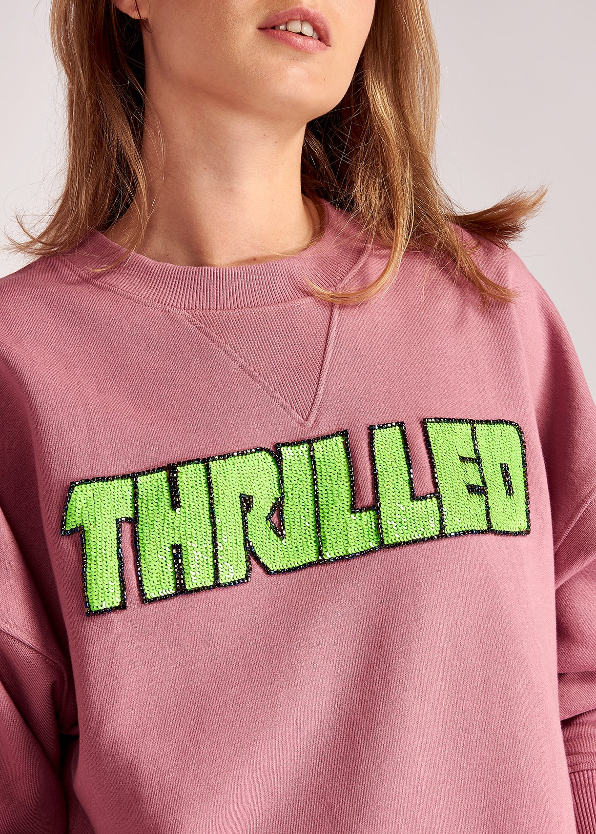 Dusty pink cotton-jersey sweatshirt with 'thrilled' embroidery RE—SSENTIEL | Essentiel second hand