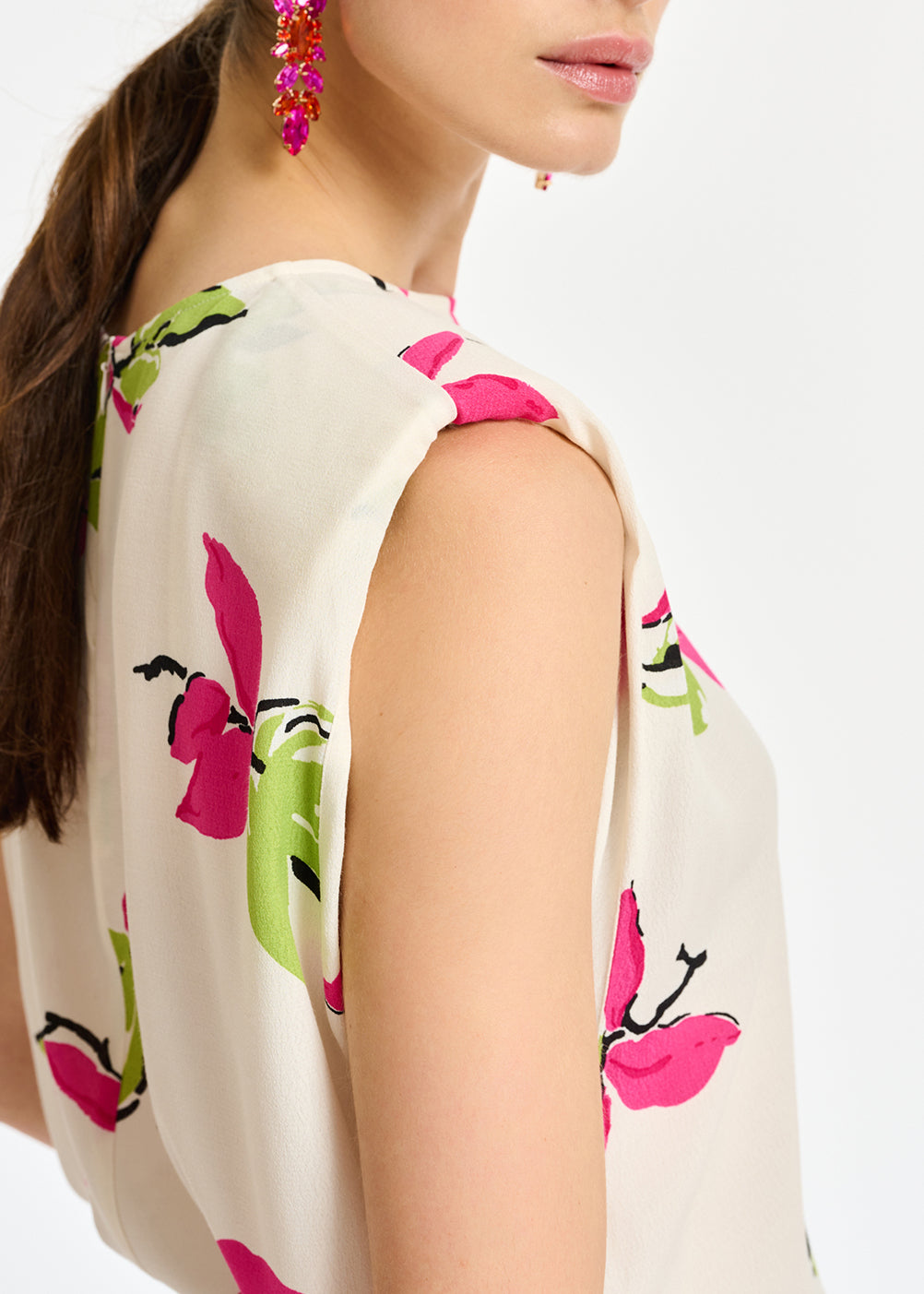 Gebroken witte mouwloze bloementop met schoudervulling RE—SSENTIEL | Essentiel second hand