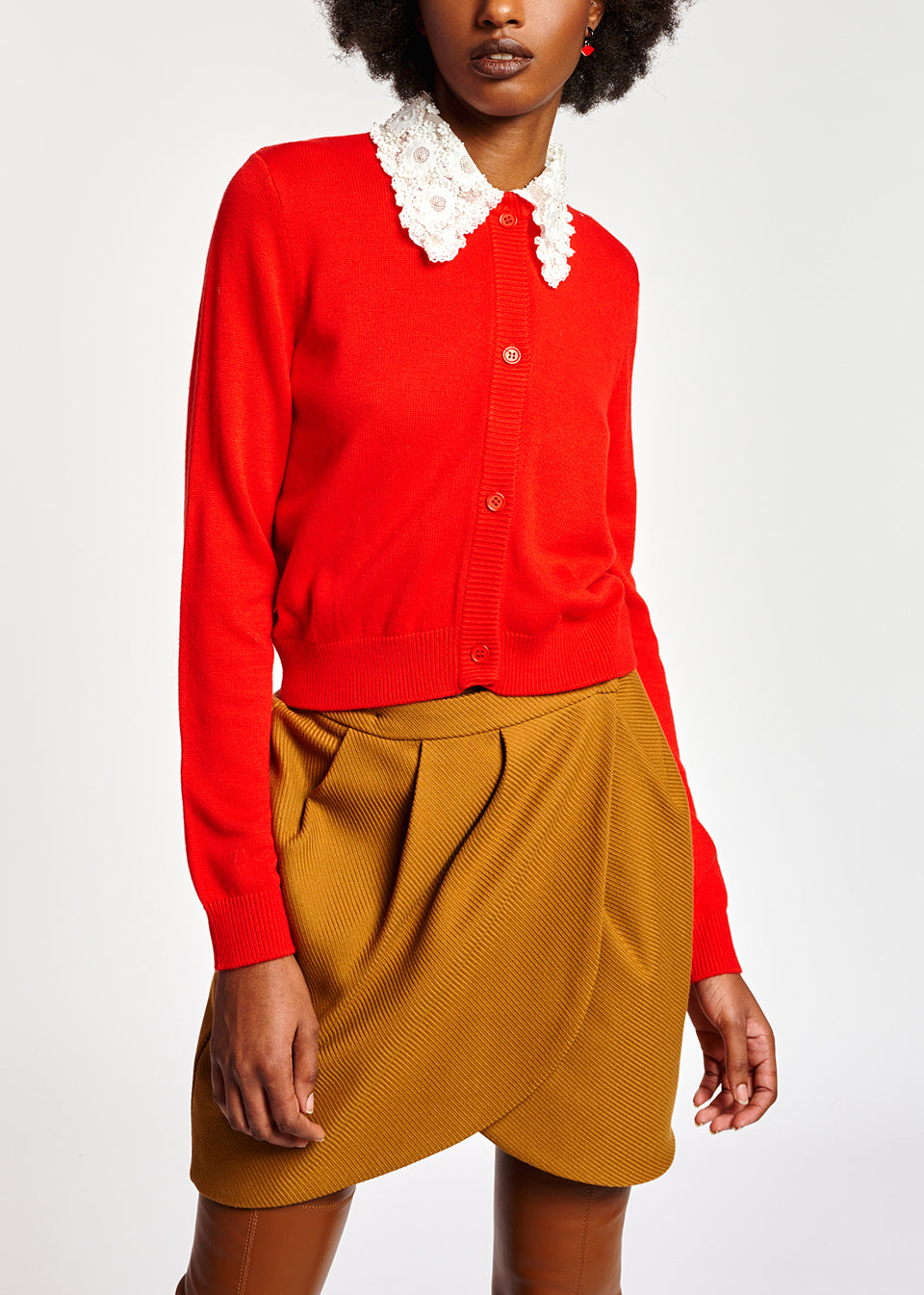 Cardigan rouge avec col en dentelle RE—SSENTIEL | Essentiel second hand