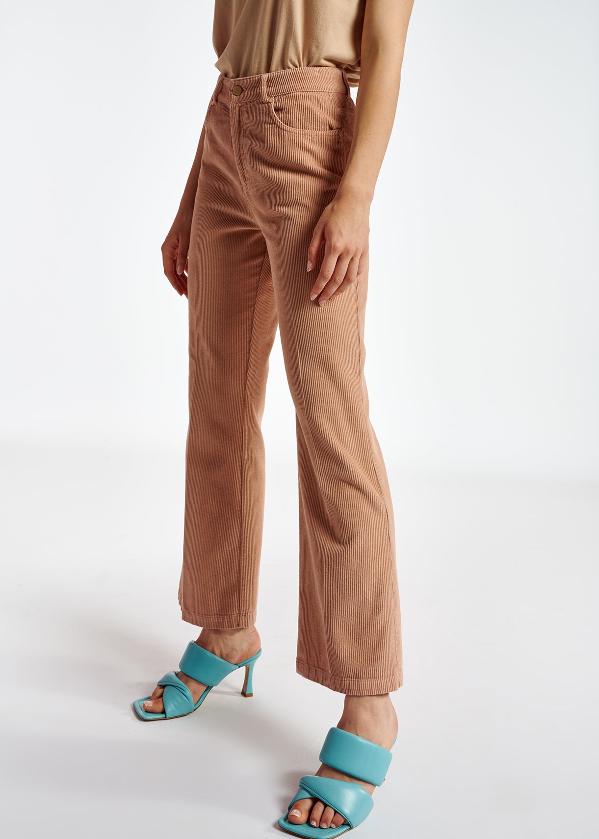 Pantalon évasé en velours rose vintage RE—SSENTIEL | Essentiel second hand