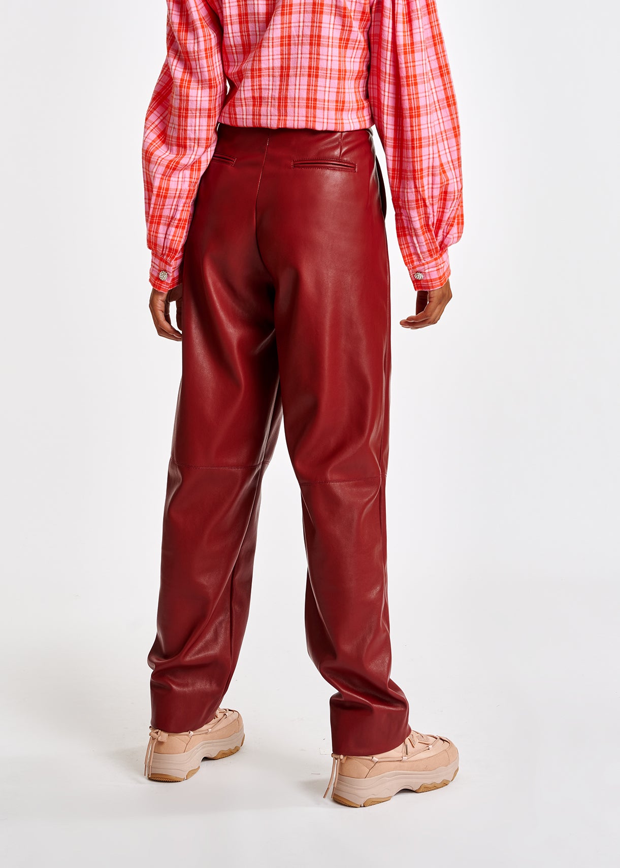 Red faux leather baggy-fit pants RE—SSENTIEL | Essentiel second hand