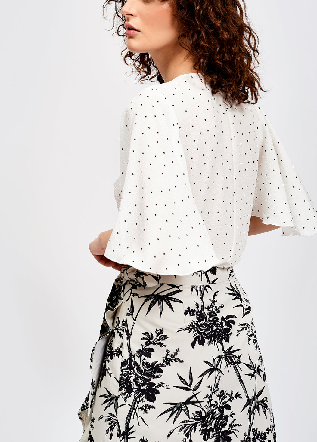 Top blanc à pois avec encolure en v RE—SSENTIEL | Essentiel second hand