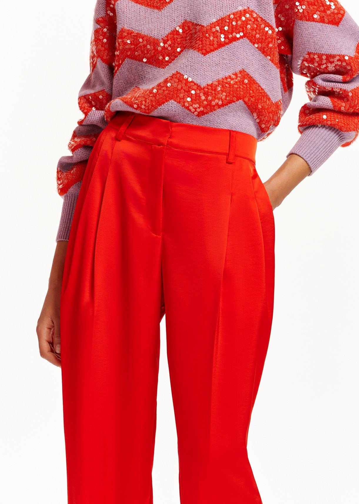 Red tapered-leg satin pants RE—SSENTIEL | Essentiel second hand