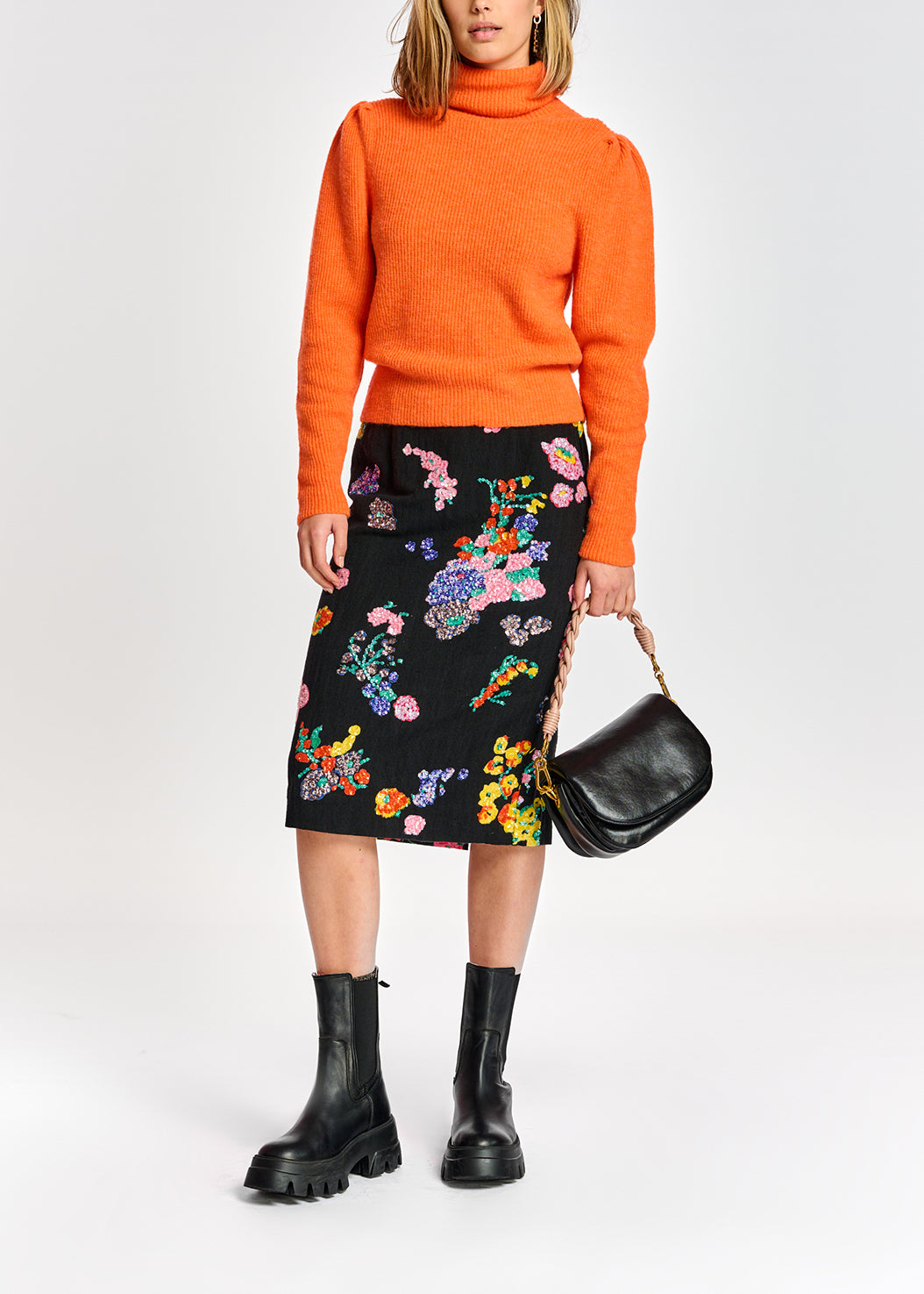 Pull orange col roulé et épaules bouffantes RE—SSENTIEL | Essentiel second hand