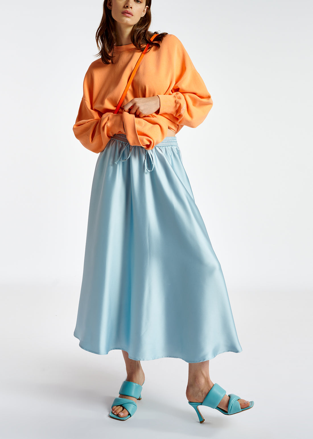 Lichtblauwe midirok met bloemenprint RE—SSENTIEL | Essentiel second hand