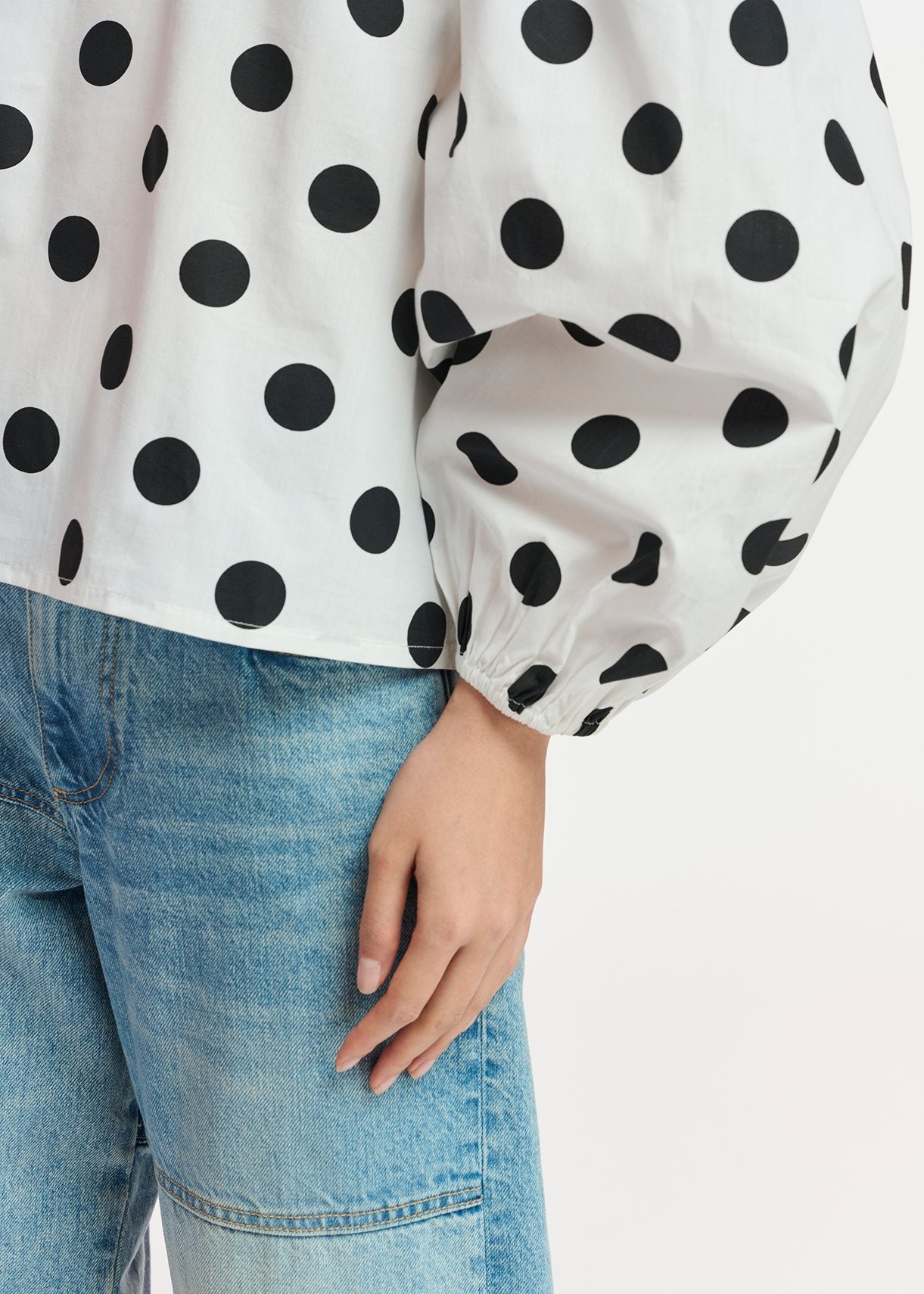 Top à pois noir et blanc à manches bouffantes RE—SSENTIEL | Essentiel second hand