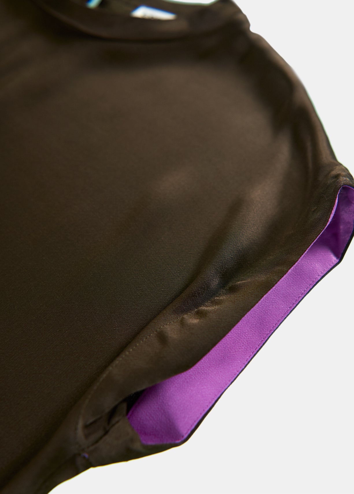 Bruine top met kapmouwtjes RE—SSENTIEL | Essentiel second hand