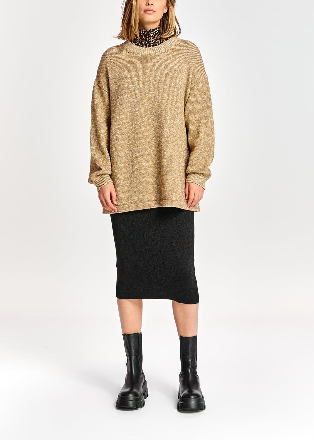 Pull doré à coupe ample RE—SSENTIEL | Essentiel second hand