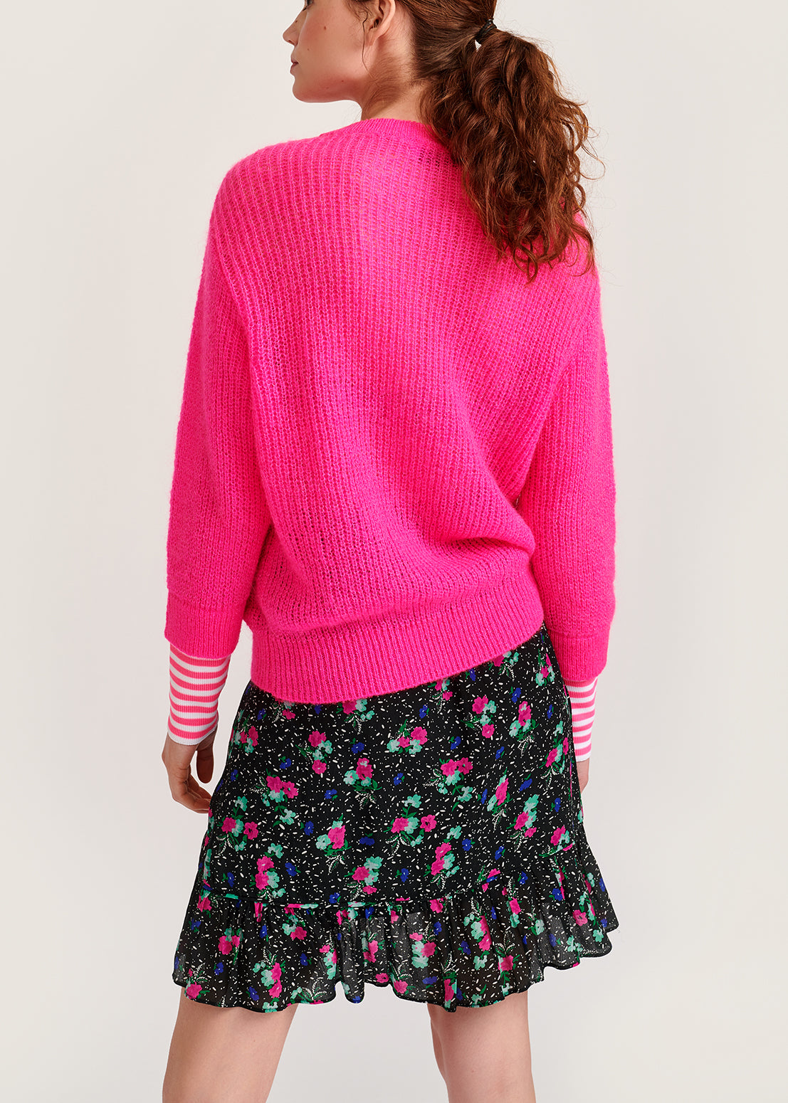 Neon pink ribbed-knit sweater with striped neon cuffs RE—SSENTIEL | Essentiel second hand